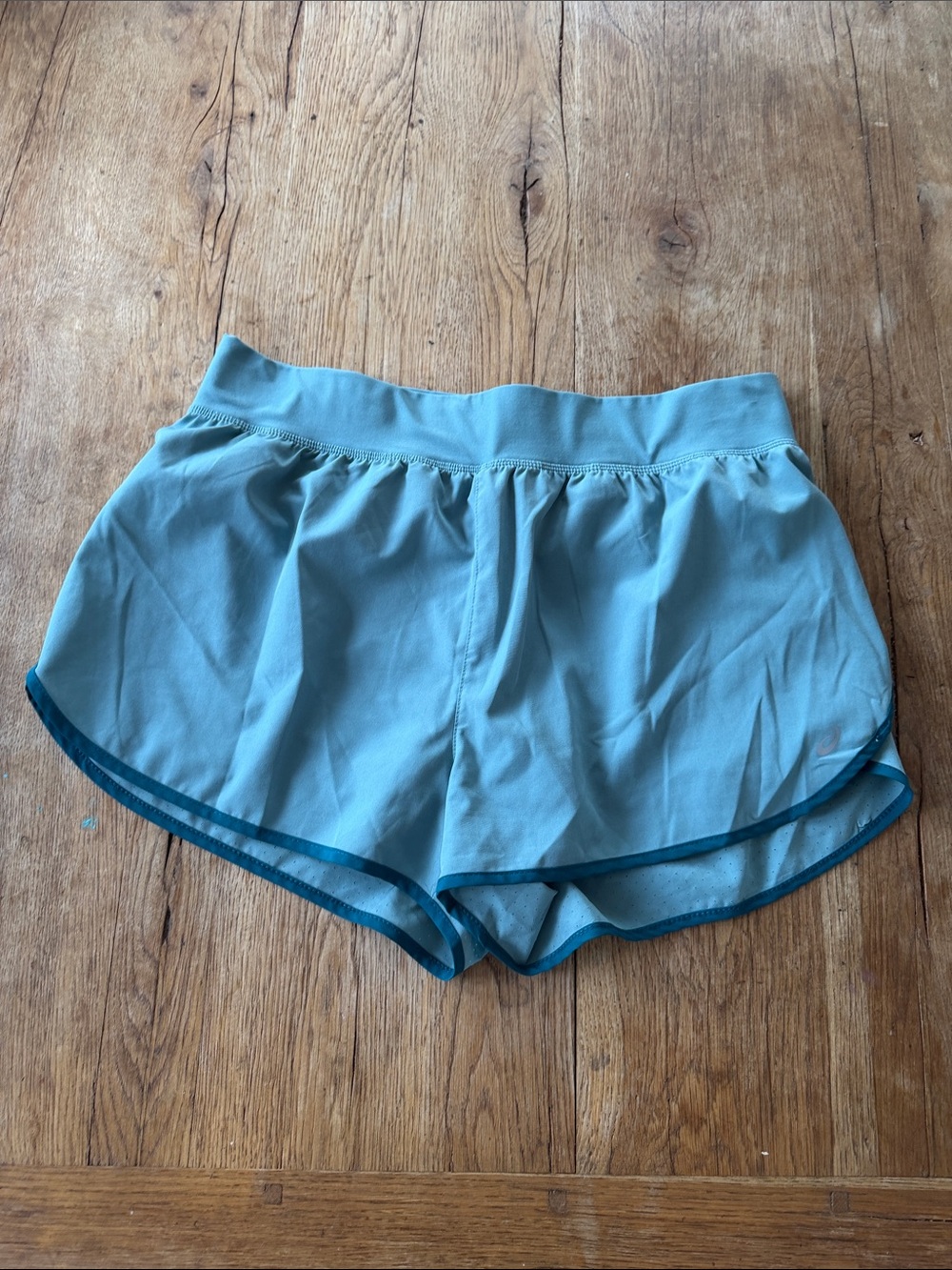 ASICS running Shorts size Large